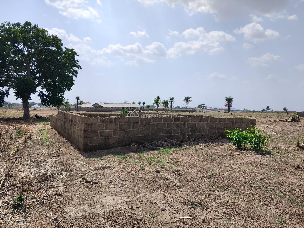 Plot with Structure, Agigaram Layout, Bwari, Abuja, Detached Bungalow for Sale