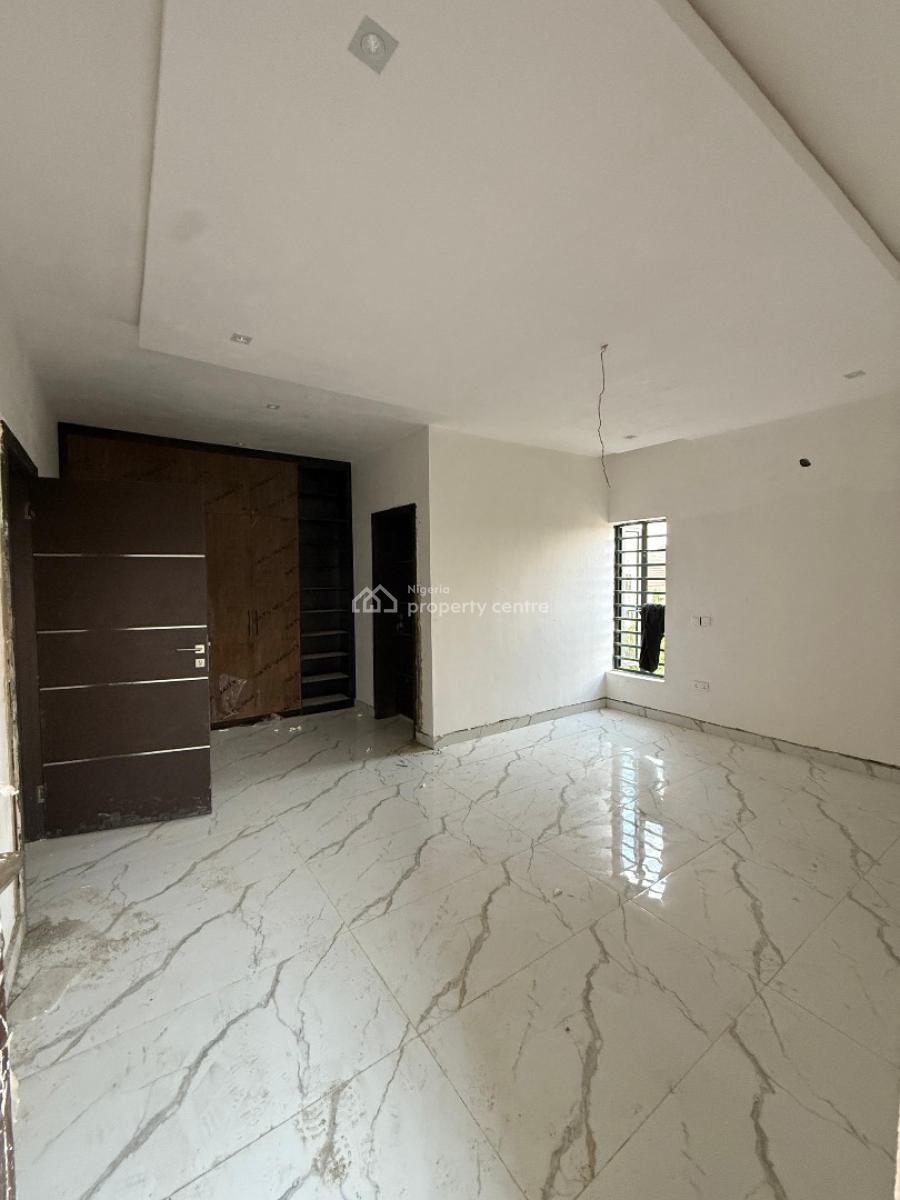 Massively Built 4 Bedrooms Semi Detached Penthouse Duplex, Kolapo Ishola Gra, Ibadan, Oyo, Semi-detached Duplex for Sale