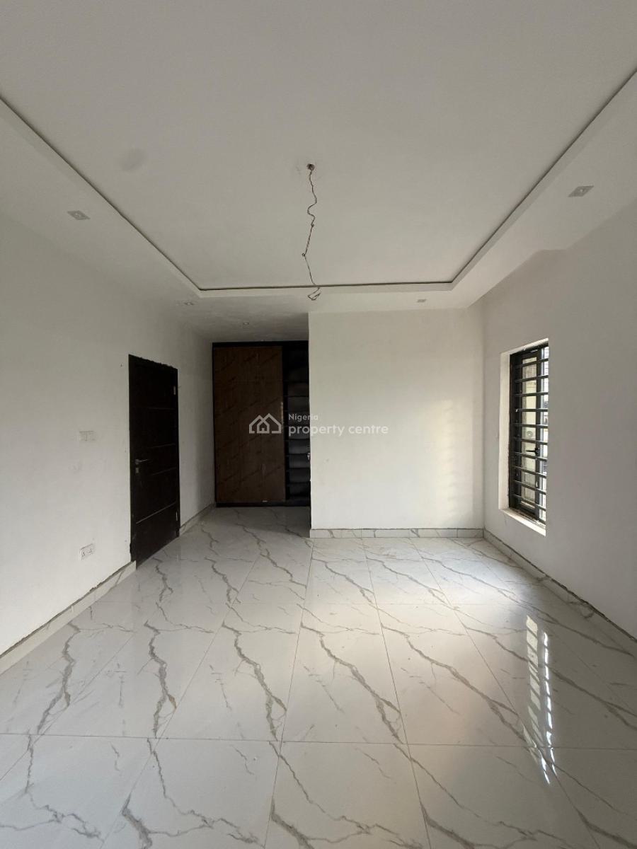 Massively Built 4 Bedrooms Semi Detached Penthouse Duplex, Kolapo Ishola Gra, Ibadan, Oyo, Semi-detached Duplex for Sale