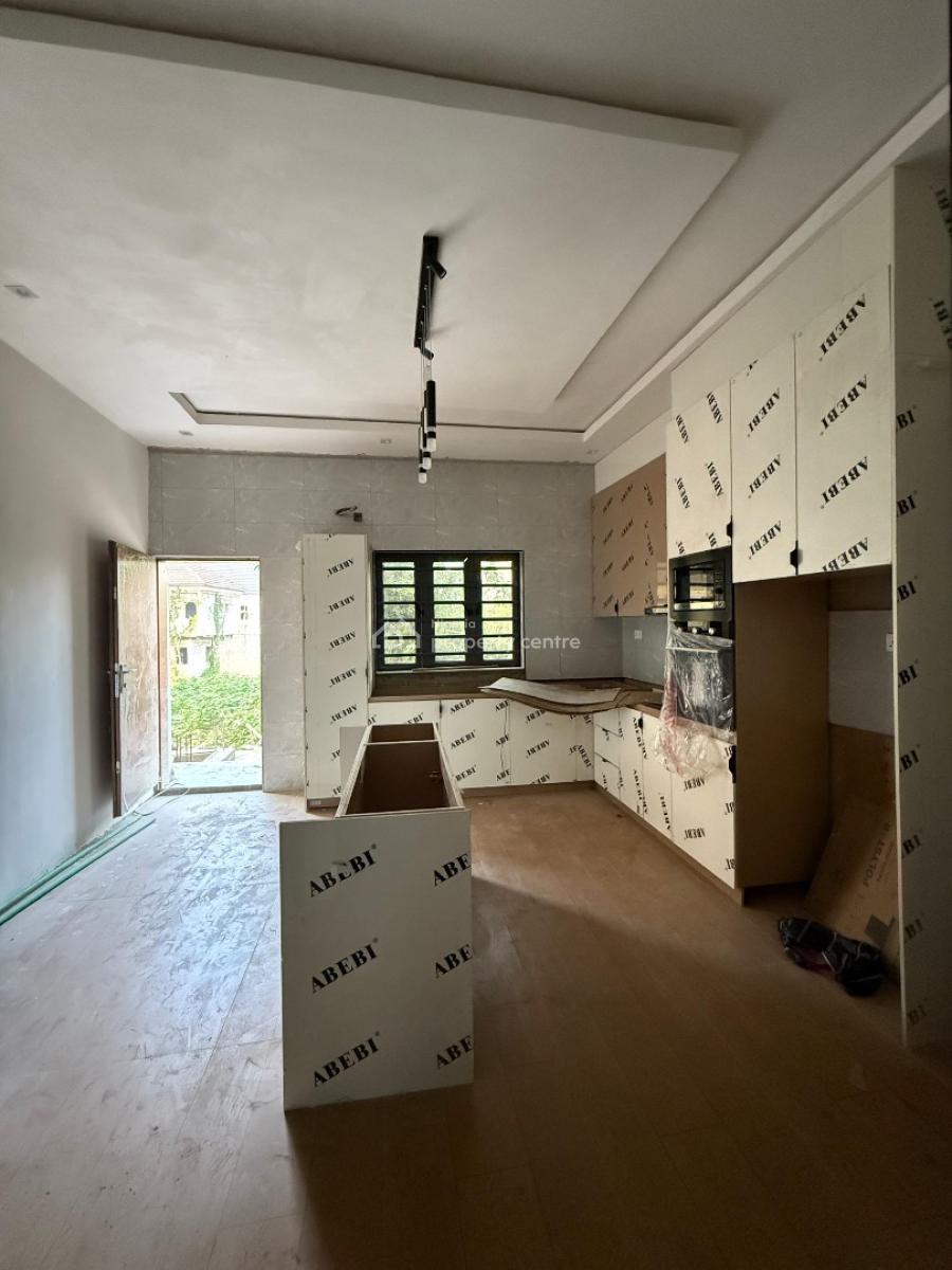 Massively Built 4 Bedrooms Semi Detached Penthouse Duplex, Kolapo Ishola Gra, Ibadan, Oyo, Semi-detached Duplex for Sale