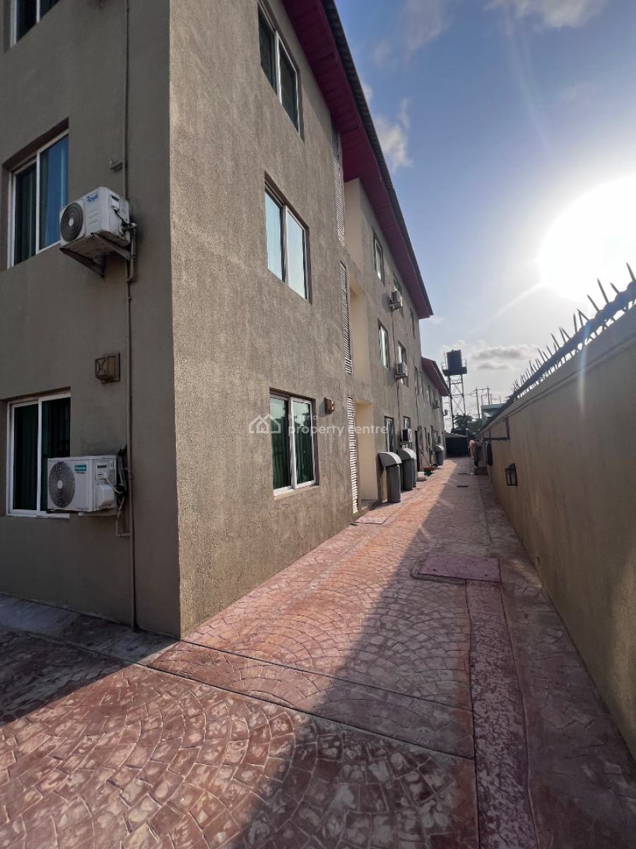 Luxury 10 Units of 3 Bedrooms Flats, Lekki Phase 1, Lekki, Lagos, Block of Flats for Sale