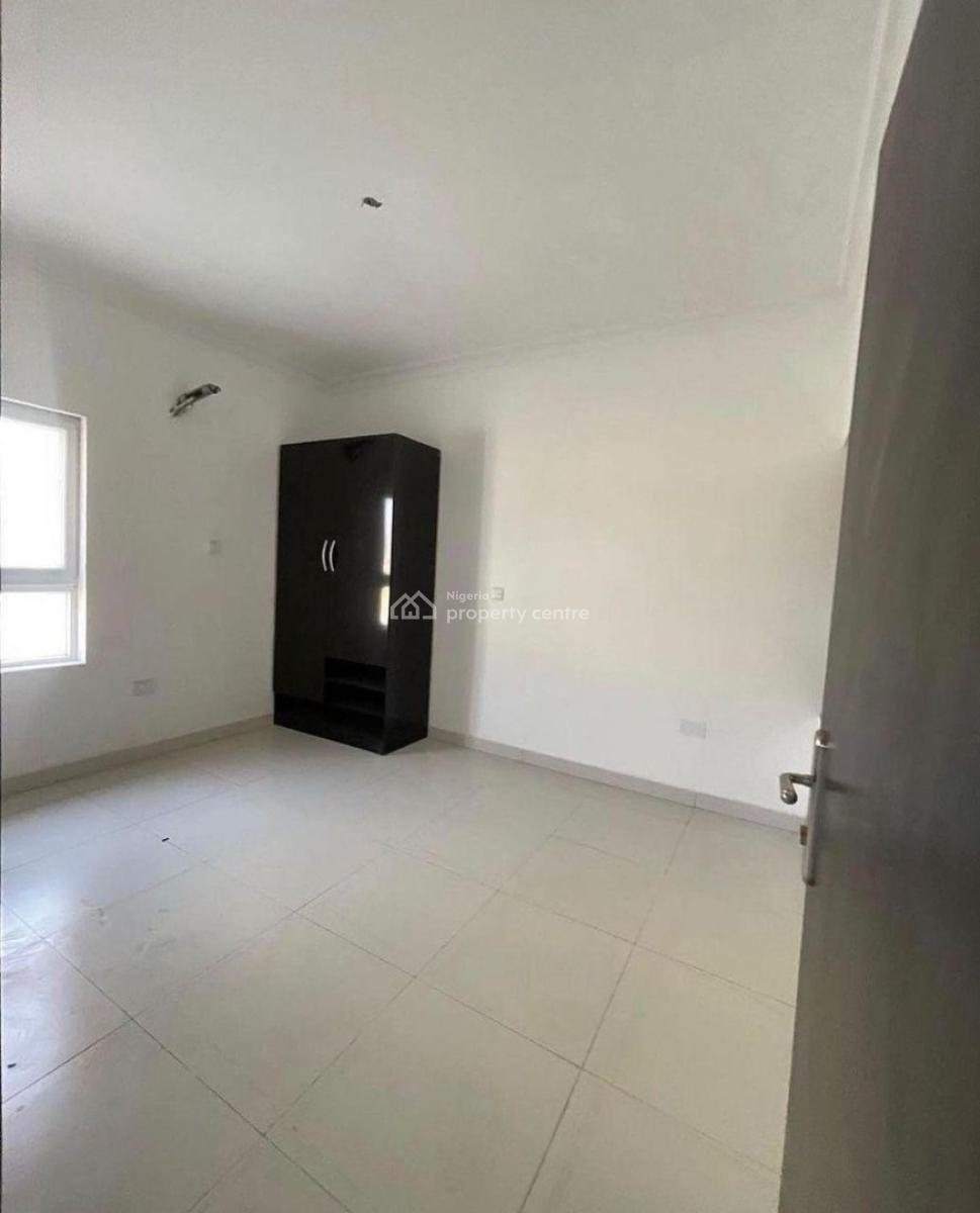 Spacious 3-bedroom Apartment Located Within a Secure Gated Estate, in a Gated Estate in Osapa London, Lekki, Lagos, Block of Flats for Sale