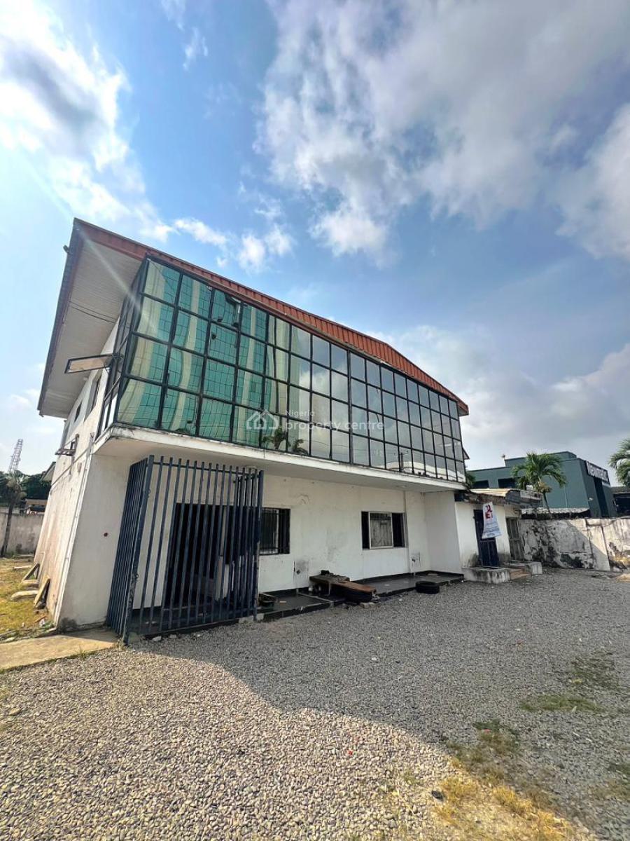 Self-compound 5-bedroom Fully Detached House with 3-room Boys Quarter, Victoria Island (vi), Lagos, Detached Duplex for Rent