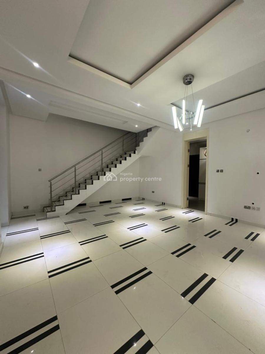 𝐒𝐏𝐀𝐂𝐈𝐎𝐔𝐒 4 𝐁𝐄𝐃𝐑𝐎𝐎𝐌 Duplex 𝐖𝐈𝐓𝐇 𝐀 𝐁𝐐, Ikoyi, Lagos, Terraced Duplex for Rent