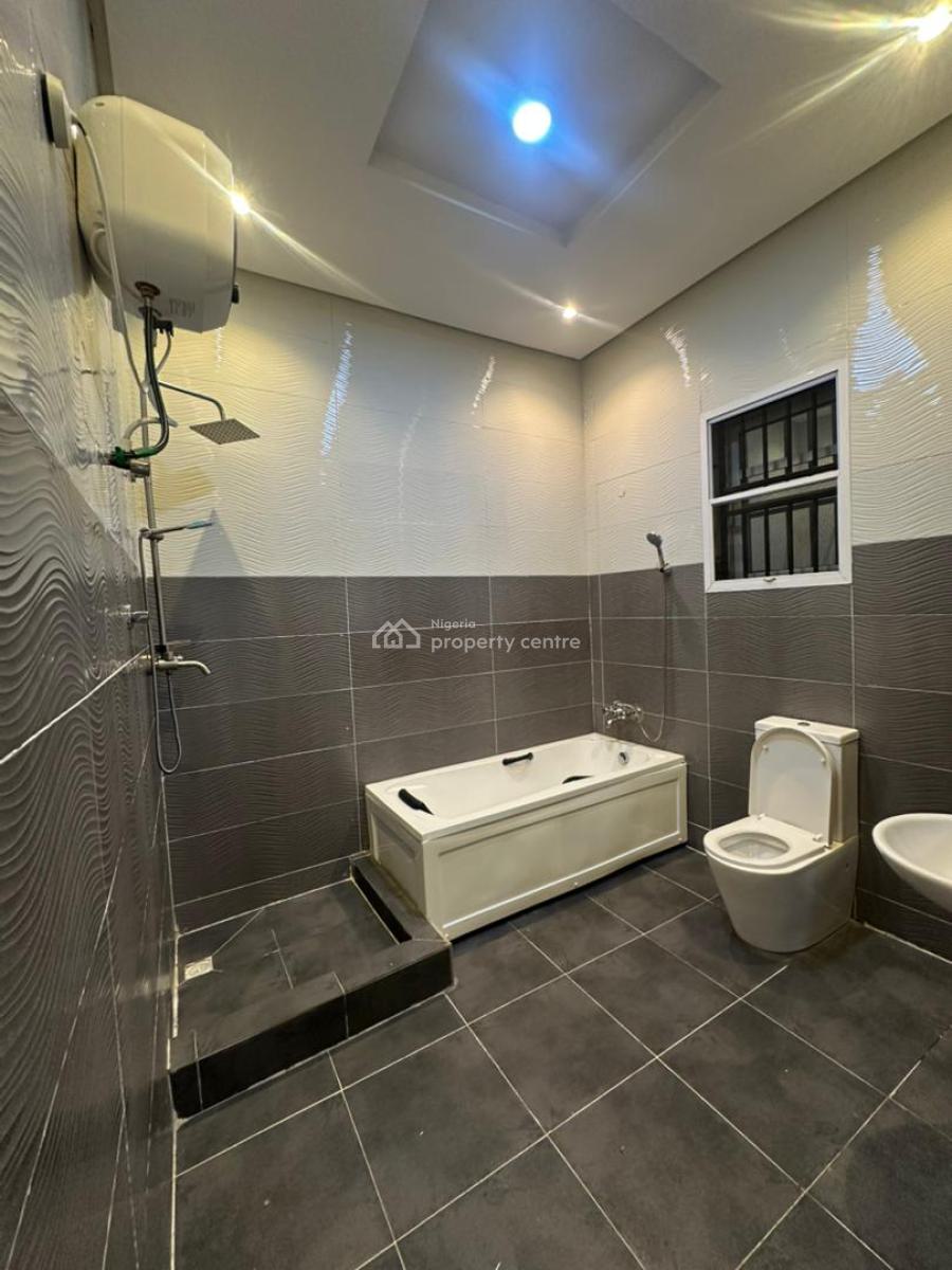 𝐒𝐏𝐀𝐂𝐈𝐎𝐔𝐒 4 𝐁𝐄𝐃𝐑𝐎𝐎𝐌 Duplex 𝐖𝐈𝐓𝐇 𝐀 𝐁𝐐, Ikoyi, Lagos, Terraced Duplex for Rent