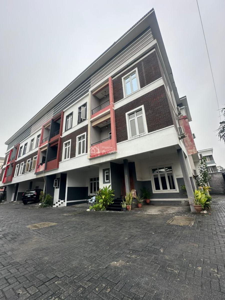 𝐒𝐏𝐀𝐂𝐈𝐎𝐔𝐒 4 𝐁𝐄𝐃𝐑𝐎𝐎𝐌 Duplex 𝐖𝐈𝐓𝐇 𝐀 𝐁𝐐, Ikoyi, Lagos, Terraced Duplex for Rent