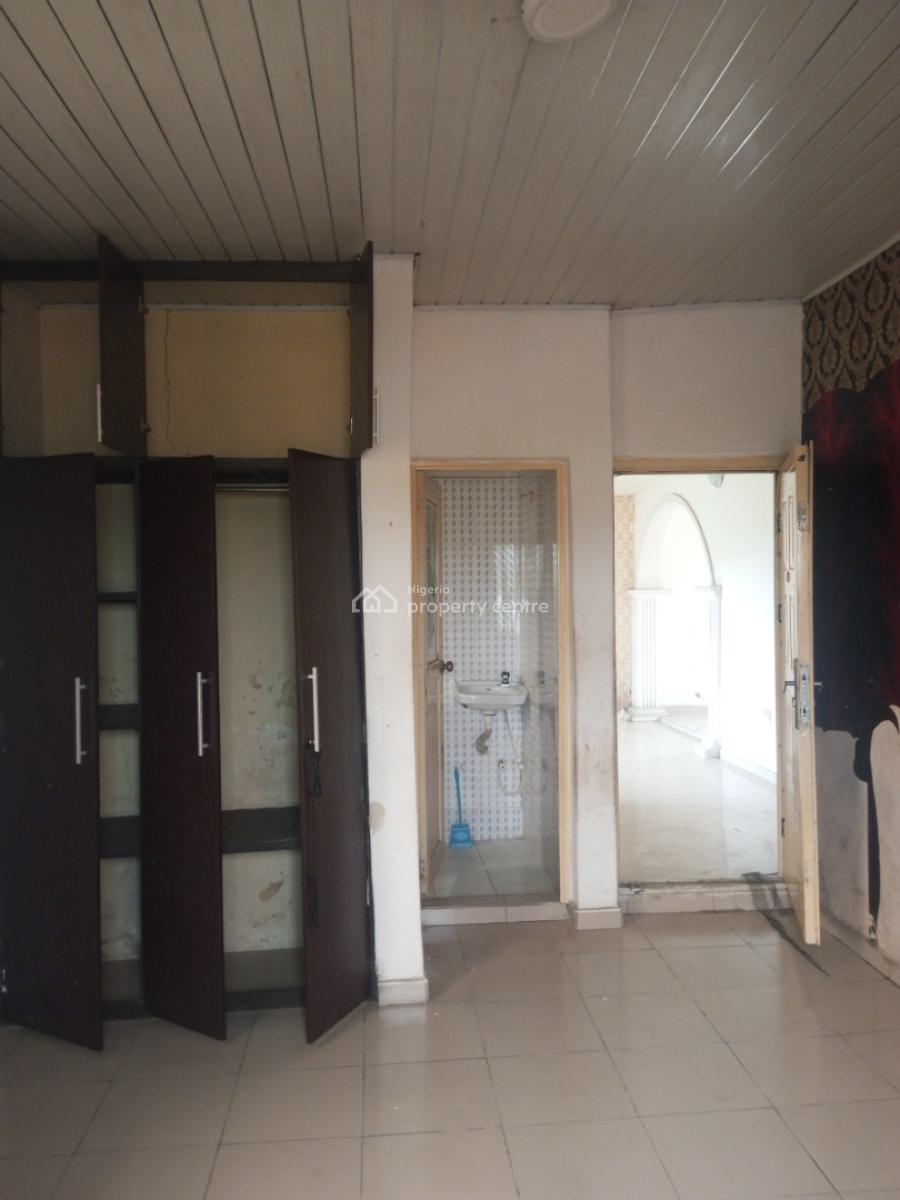 Clean 2bed Flat Upstairs in a Well Secured Estate, Badore, Ajah, Lagos, Flat / Apartment for Rent