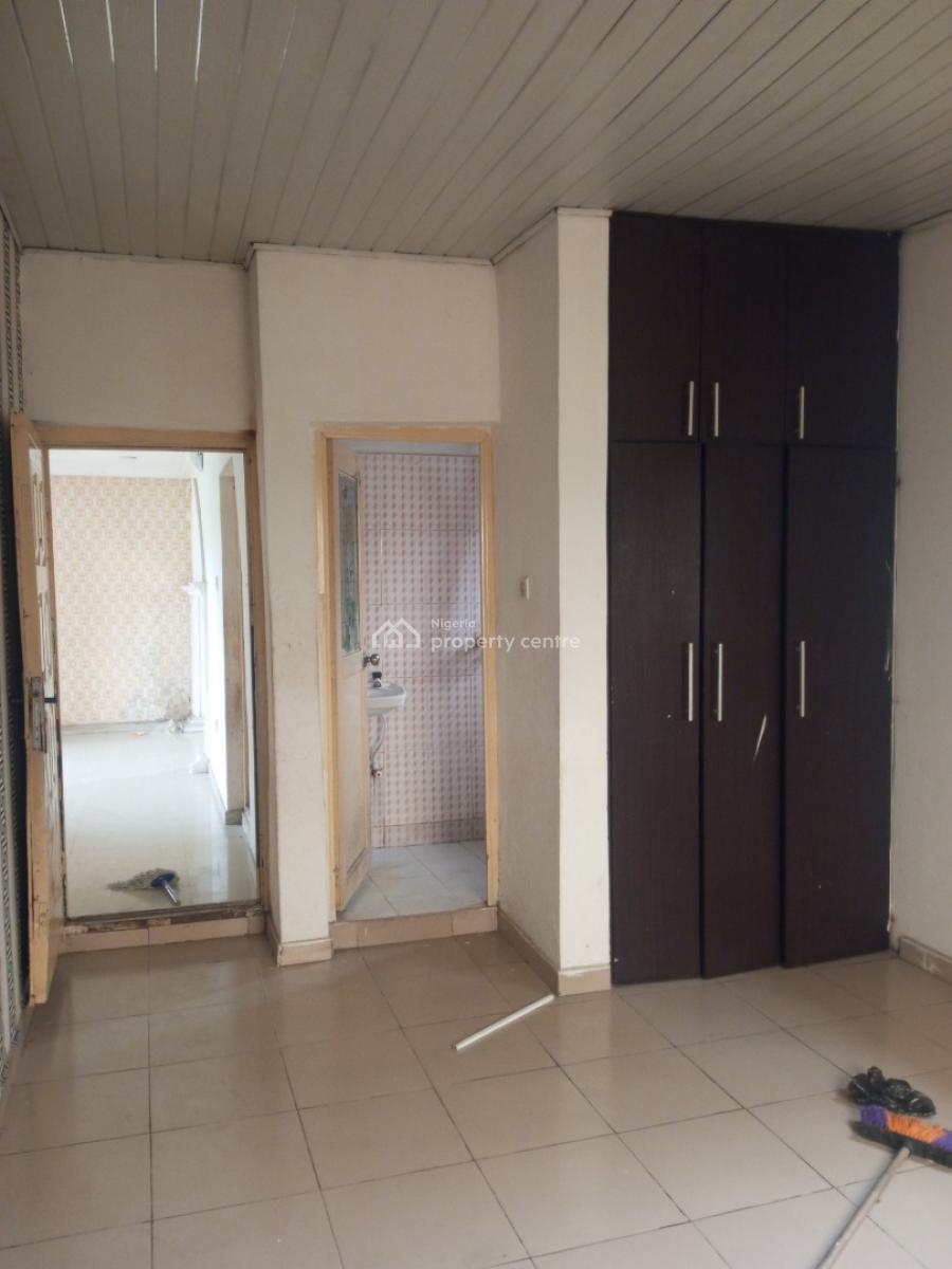 Clean 2bed Flat Upstairs in a Well Secured Estate, Badore, Ajah, Lagos, Flat / Apartment for Rent