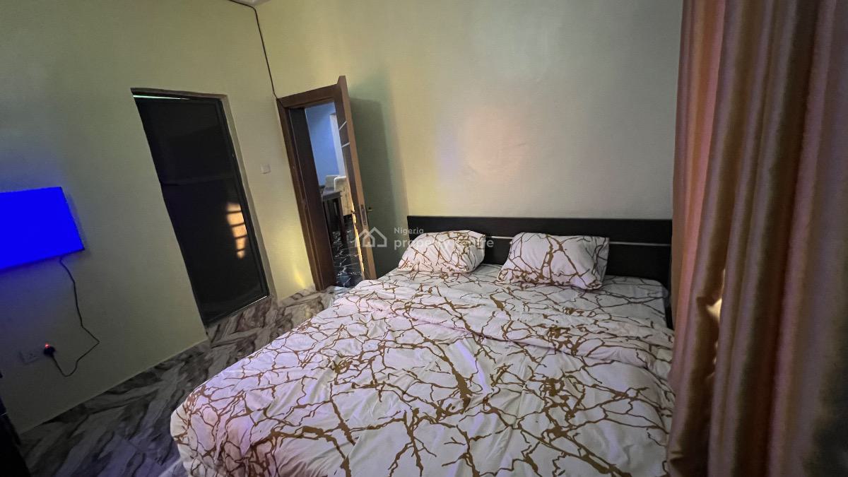 2 Bedroom Apartment, 54 Akinwunmi Street  Ejigbo Isolo Lagos, Isolo, Lagos, Flat / Apartment Short Let