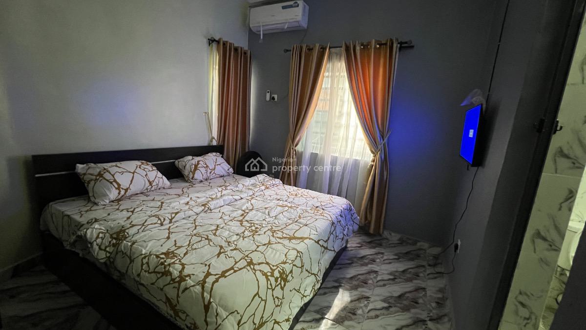 2 Bedroom Apartment, 54 Akinwunmi Street  Ejigbo Isolo Lagos, Isolo, Lagos, Flat / Apartment Short Let
