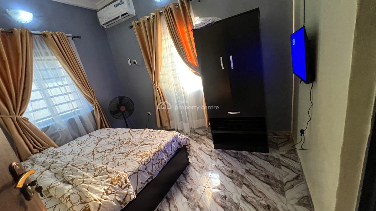 2 Bedroom Apartment, 54 Akinwunmi Street  Ejigbo Isolo Lagos, Isolo, Lagos, Flat / Apartment Short Let
