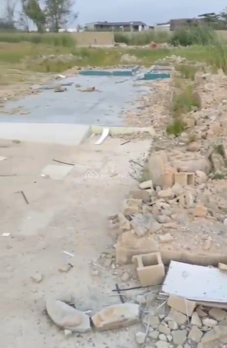 Size: 30,000 Sqm  Title: Governors Consent, Chevron Drive, Lekki, Lagos, Mixed-use Land for Sale