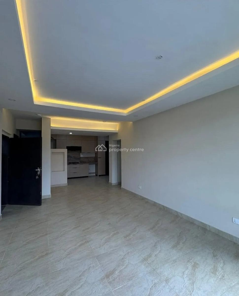 Serviced with 24/7 Power Supply 3 Bedroom En-suite Flat with an Open, Lekki Phase 1, Lekki, Lagos, Flat / Apartment for Rent