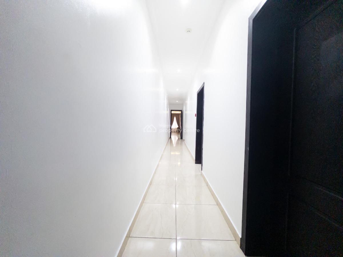 Luxury 3-bedroom Apartment with Ample Parking Space and Housekeeping, Lekki, Lagos, Flat / Apartment Short Let