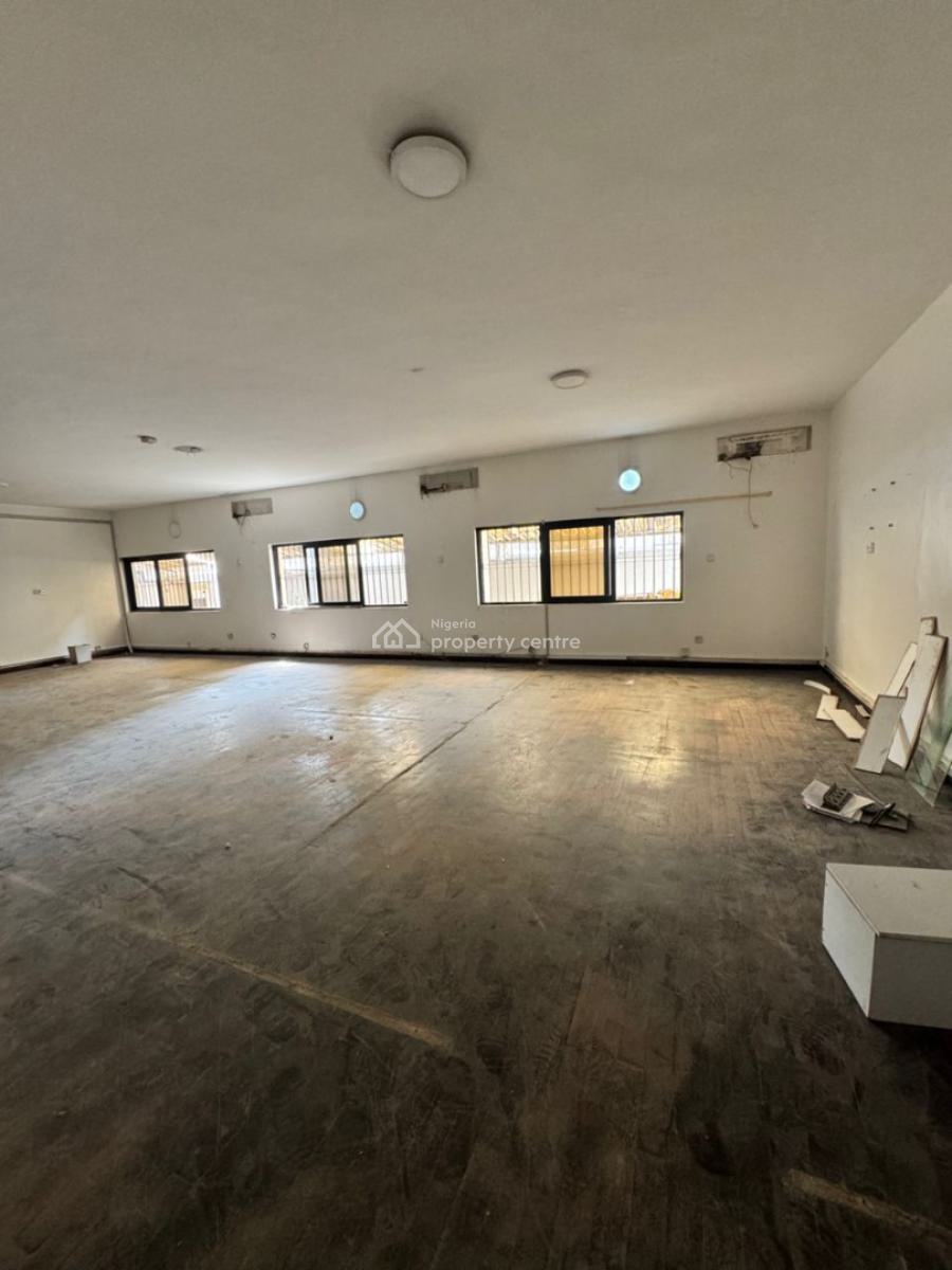 Spacious Open Space Semi Detached Duplex with 2 Bqs, Lekki Phase 1, Lekki, Lagos, Restaurant / Bar for Rent