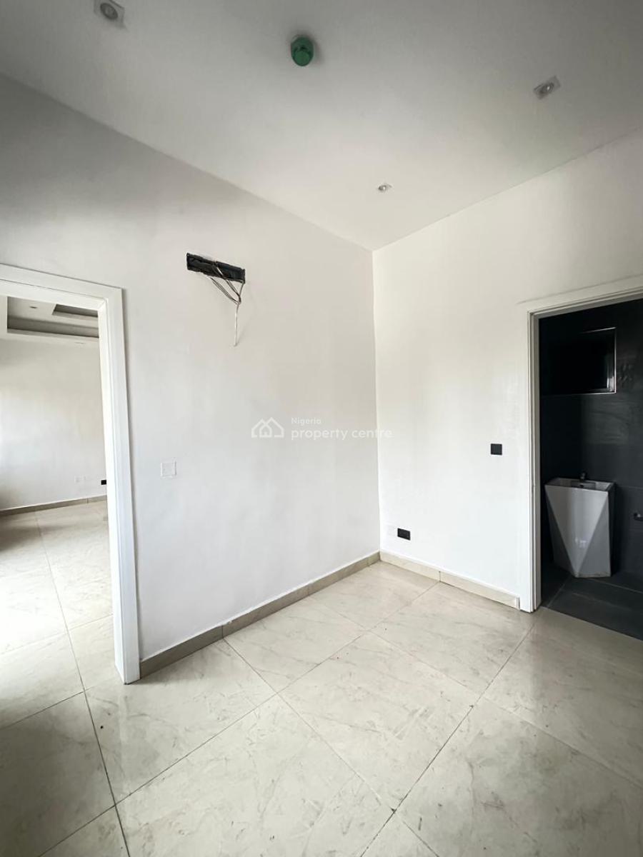 Exquisite Luxury Spacious 3 Bedroom Apartment with Bq, Elevator and Sw, Fastest Finger 3 Bedroom Apartment with 1 Unit Left , Victoria Island, Victoria Island (vi), Lagos, Flat / Apartment for Sale