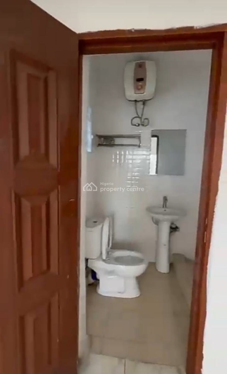 Well Maintained 2 Bedrooms Apartment { Video}, Olokonla, Ajah, Lagos, Flat / Apartment for Rent