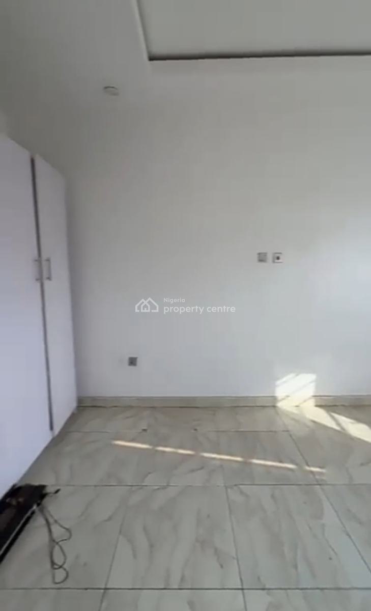 Well Maintained 2 Bedrooms Apartment { Video}, Olokonla, Ajah, Lagos, Flat / Apartment for Rent