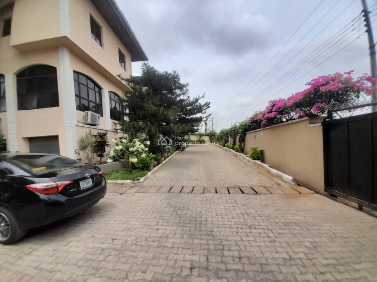 Solildly Built 8 Bedrooms Mansion + 5 Bedrooms Guest Chalet + Bq + Pool, Second Avenue, Gwarinpa, Abuja, Detached Duplex for Sale