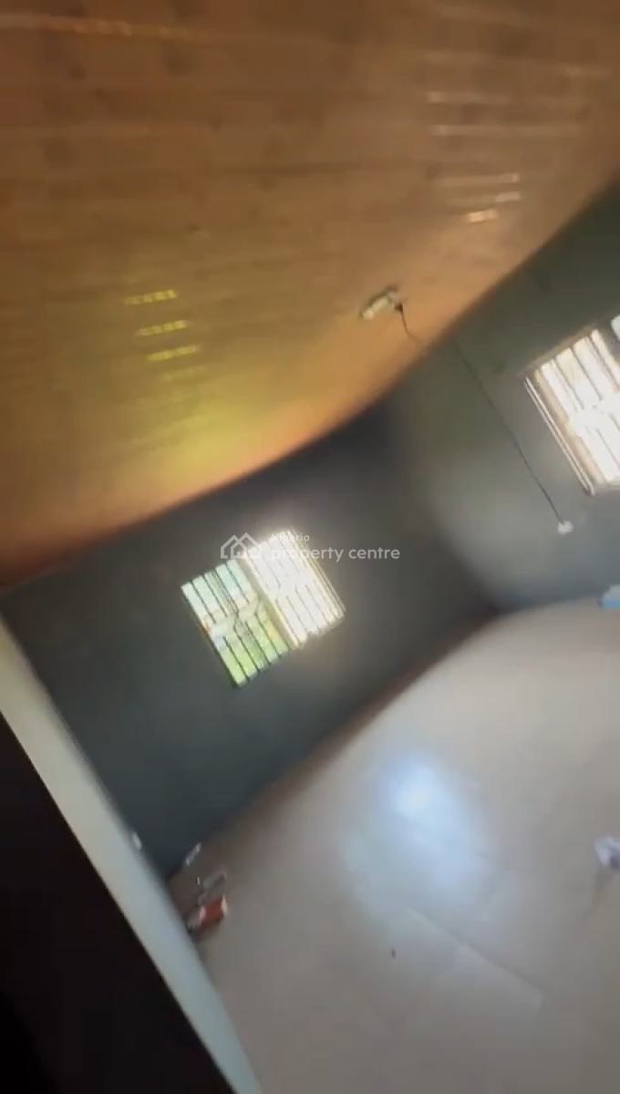 a Neatly Used and Spacious Self Contain, Upstairs, Oloruntoyin Street, Oworonshoki, Shomolu, Lagos, Self Contain (single Rooms) for Rent