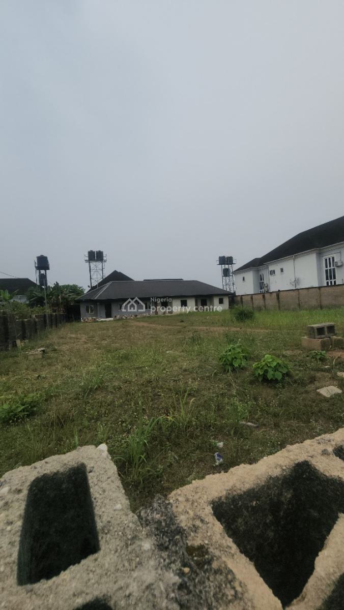 Fantastic and Strategically Located Dry Land and a Bungalow, Shelter Afrique Estate, Uyo, Akwa Ibom, Residential Land for Sale