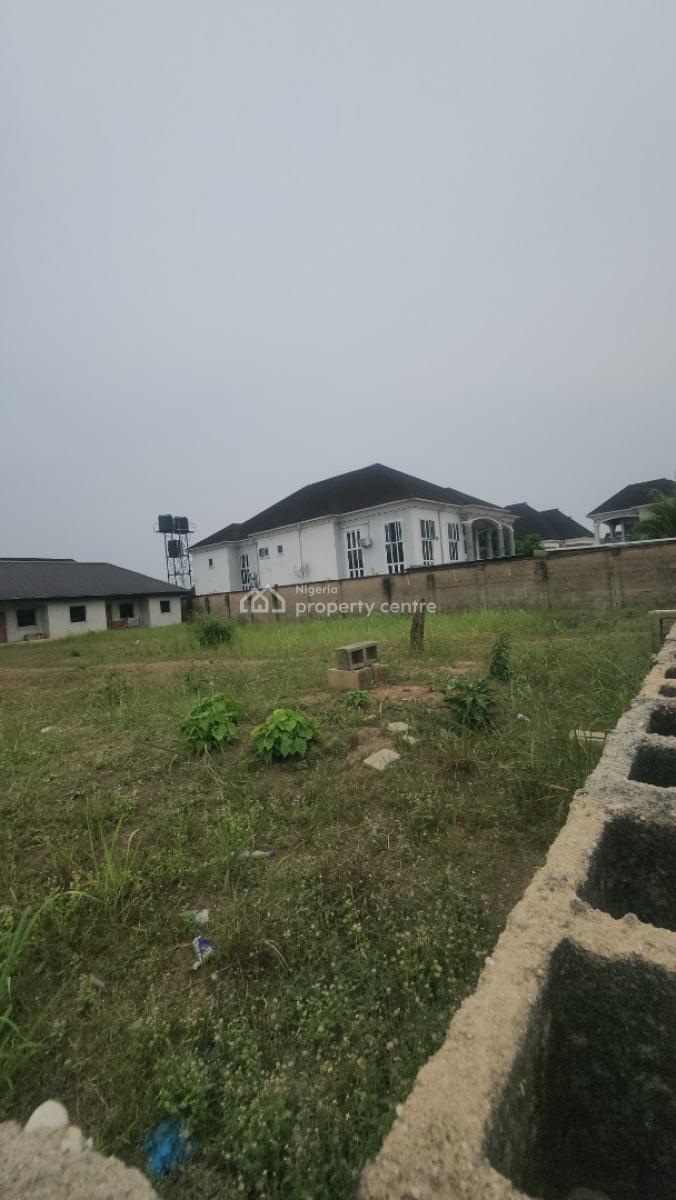 Fantastic and Strategically Located Dry Land and a Bungalow, Shelter Afrique Estate, Uyo, Akwa Ibom, Residential Land for Sale