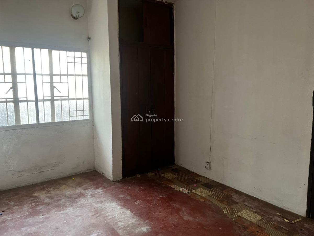Well Maintained 2 Bedroom Apartment, Ikeja, Lagos, Flat / Apartment for Rent