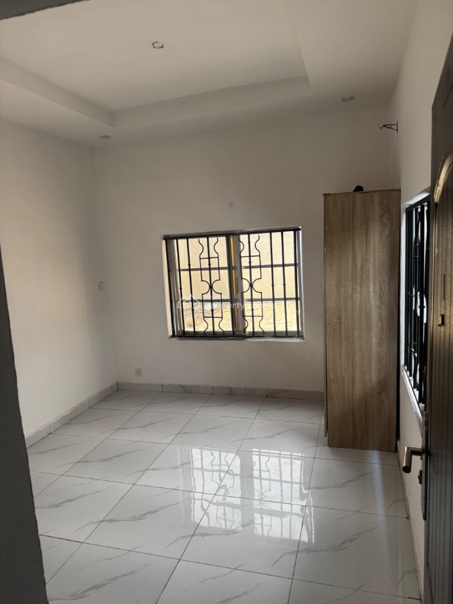Clean 2 Bedrooms Apartment (downstairs, 2 Toilets), Conservation Road, Lekki, Lagos, Flat / Apartment for Rent