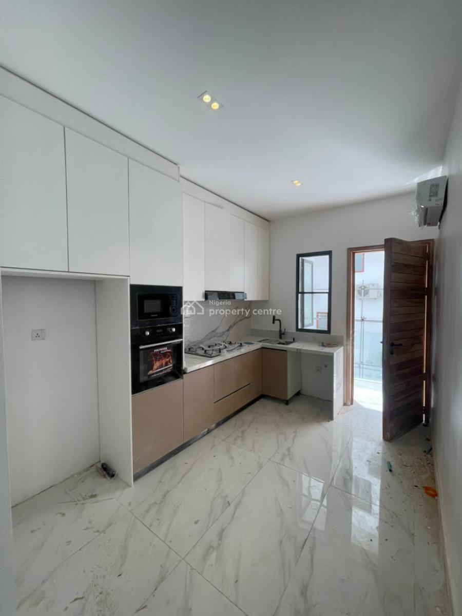 Luxurious I /2 Bedroom Service Apartment, Lekki Phase 1, Lekki, Lagos, Flat / Apartment for Sale