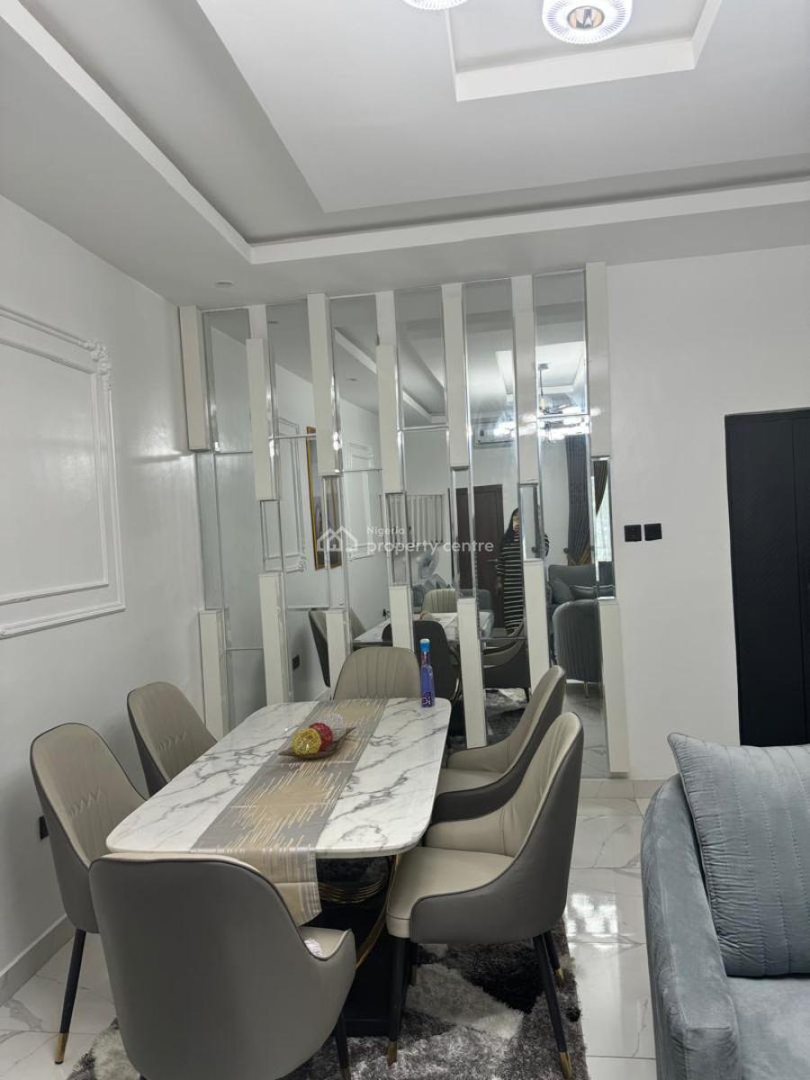 Fully Furnished Serviced 3 Bedrooms Apartment Upstairs, Lekki Phase 1, Lekki, Lagos, Flat / Apartment for Rent