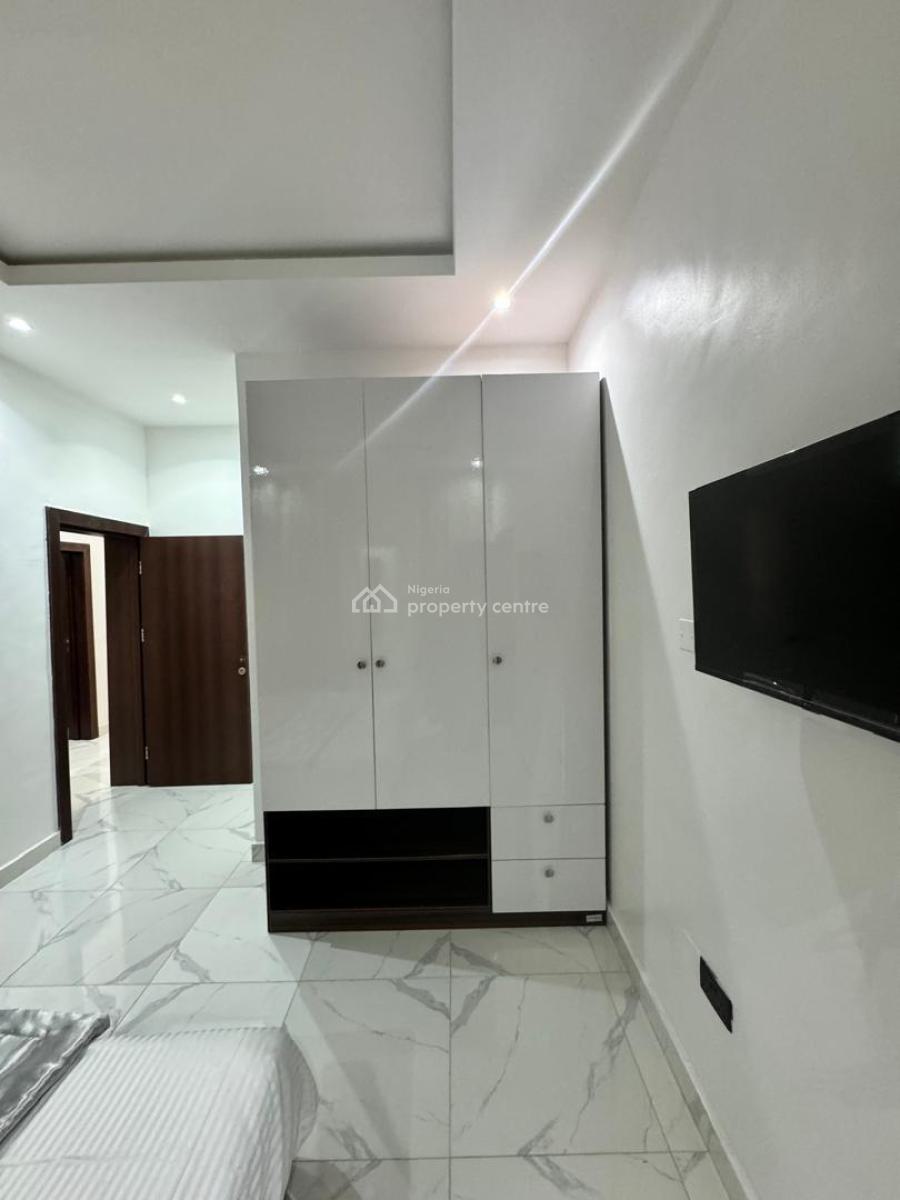 Fully Furnished Serviced 3 Bedrooms Apartment Upstairs, Lekki Phase 1, Lekki, Lagos, Flat / Apartment for Rent