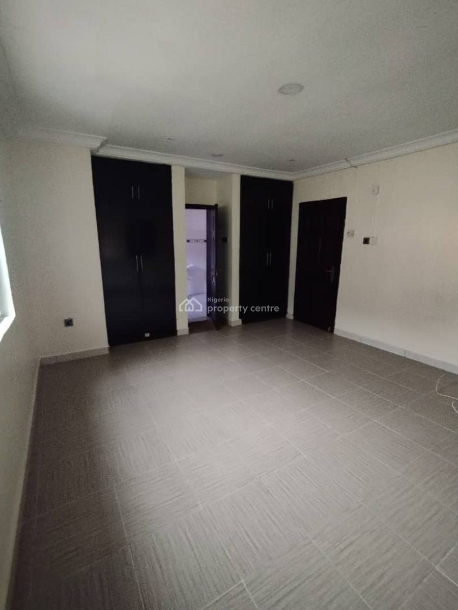 Premium Beautifully Revamped House with Bq, Osapa, Osapa, Lekki, Lagos, Terraced Duplex for Rent