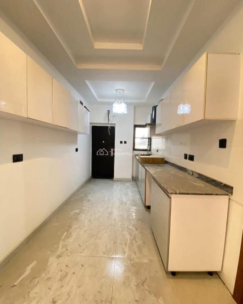 Spacious 2 Bedrooms Apartment, Ologolo, Lekki, Lagos, Flat / Apartment for Sale