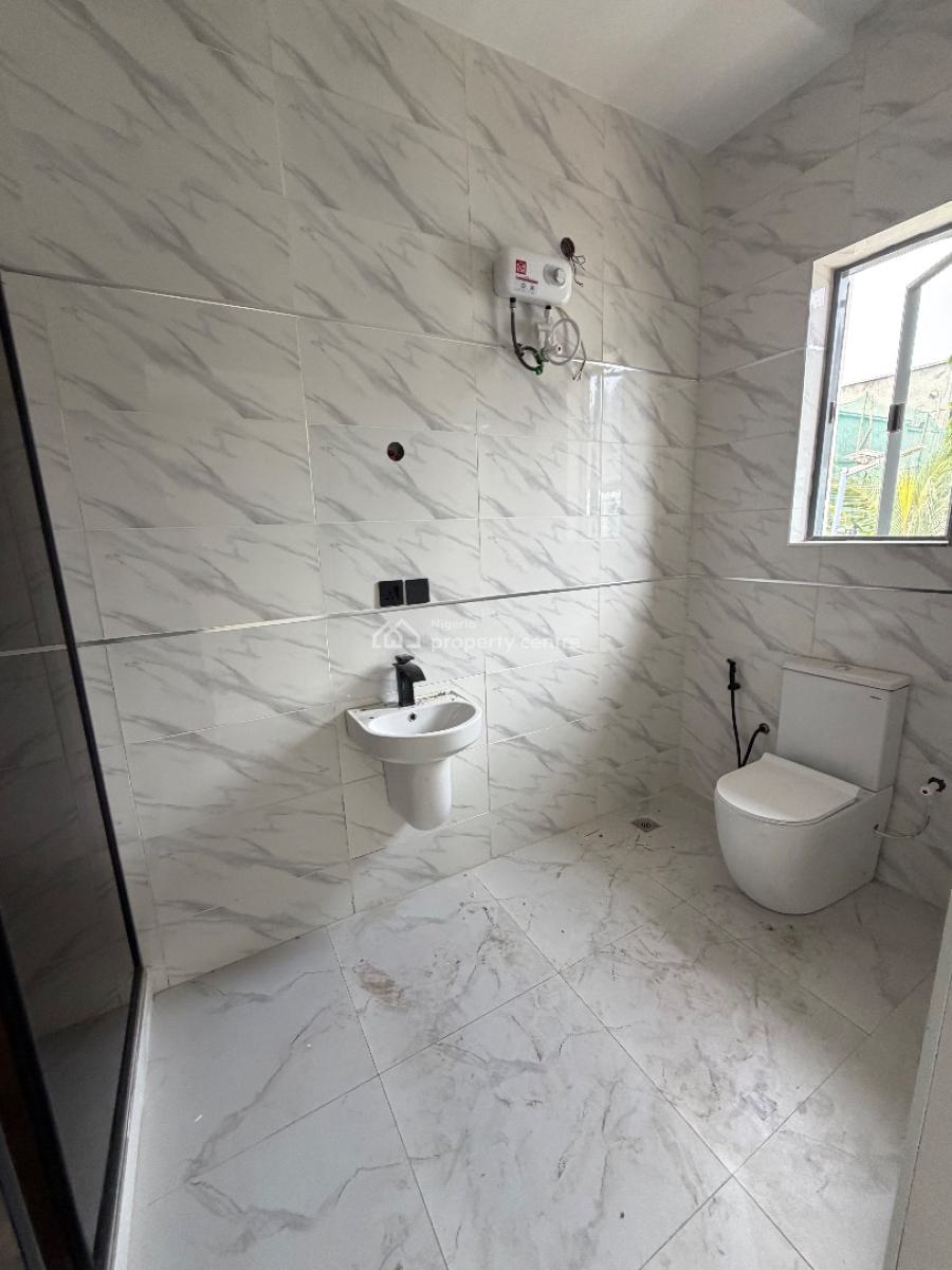 Spacious 5 Bedrooms Fully Detached House with Pool, Royal Garden Estate, Ajah, Lagos, Detached Duplex for Sale