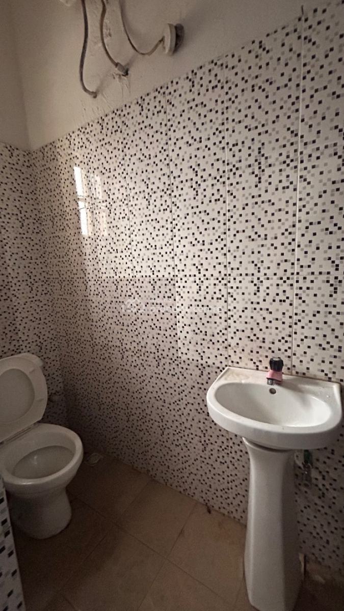 Spacious 1bedroom Flat  (downstairs), Ilaje,mobile Road, Ajah, Lagos, Mini Flat (room and Parlour) for Rent