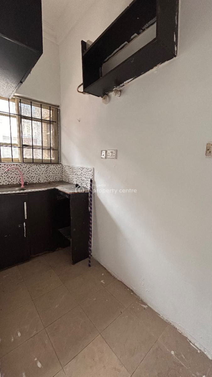 Spacious 1bedroom Flat  (downstairs), Ilaje,mobile Road, Ajah, Lagos, Mini Flat (room and Parlour) for Rent