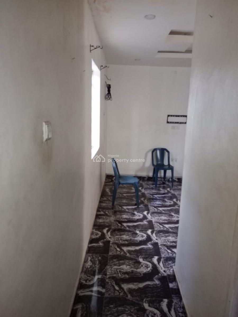 Spacious Mini Flat at Magodo Phase 1, Salako Street, Gra Phase 1, Magodo, Lagos, Mini Flat (room and Parlour) for Rent