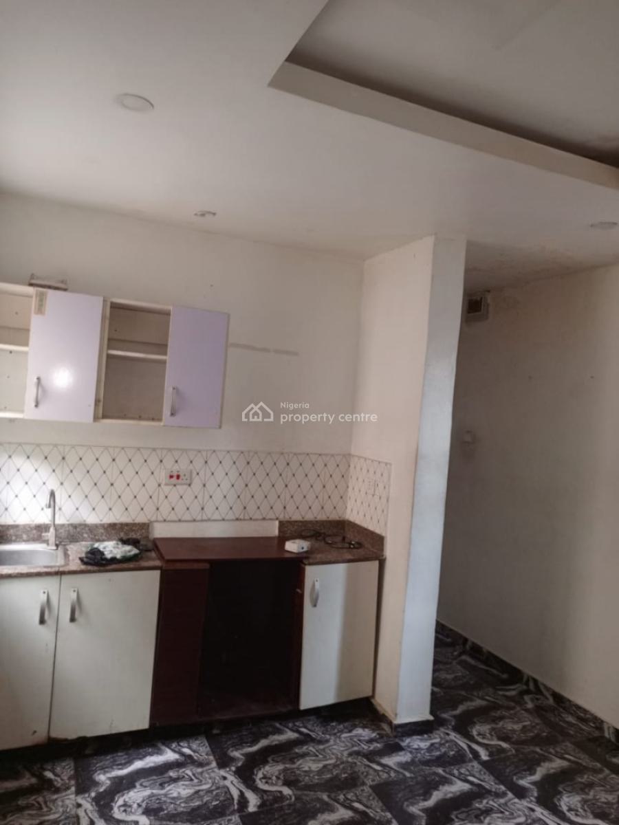 Spacious Mini Flat at Magodo Phase 1, Salako Street, Gra Phase 1, Magodo, Lagos, Mini Flat (room and Parlour) for Rent