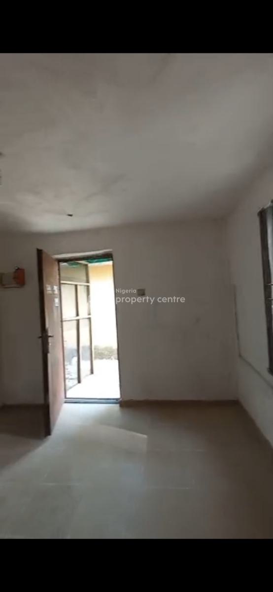 Spacious Mini Flat Apartment Available at Thomas Estate, Thomas Estate Ajah, Ajah, Lagos, Mini Flat (room and Parlour) for Rent