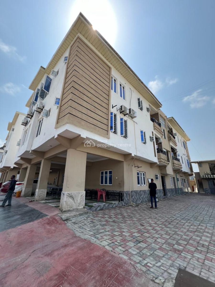 Well Built Standard 3 Bedroom Apartment, New Road, Lekki, Lagos, Flat / Apartment for Rent