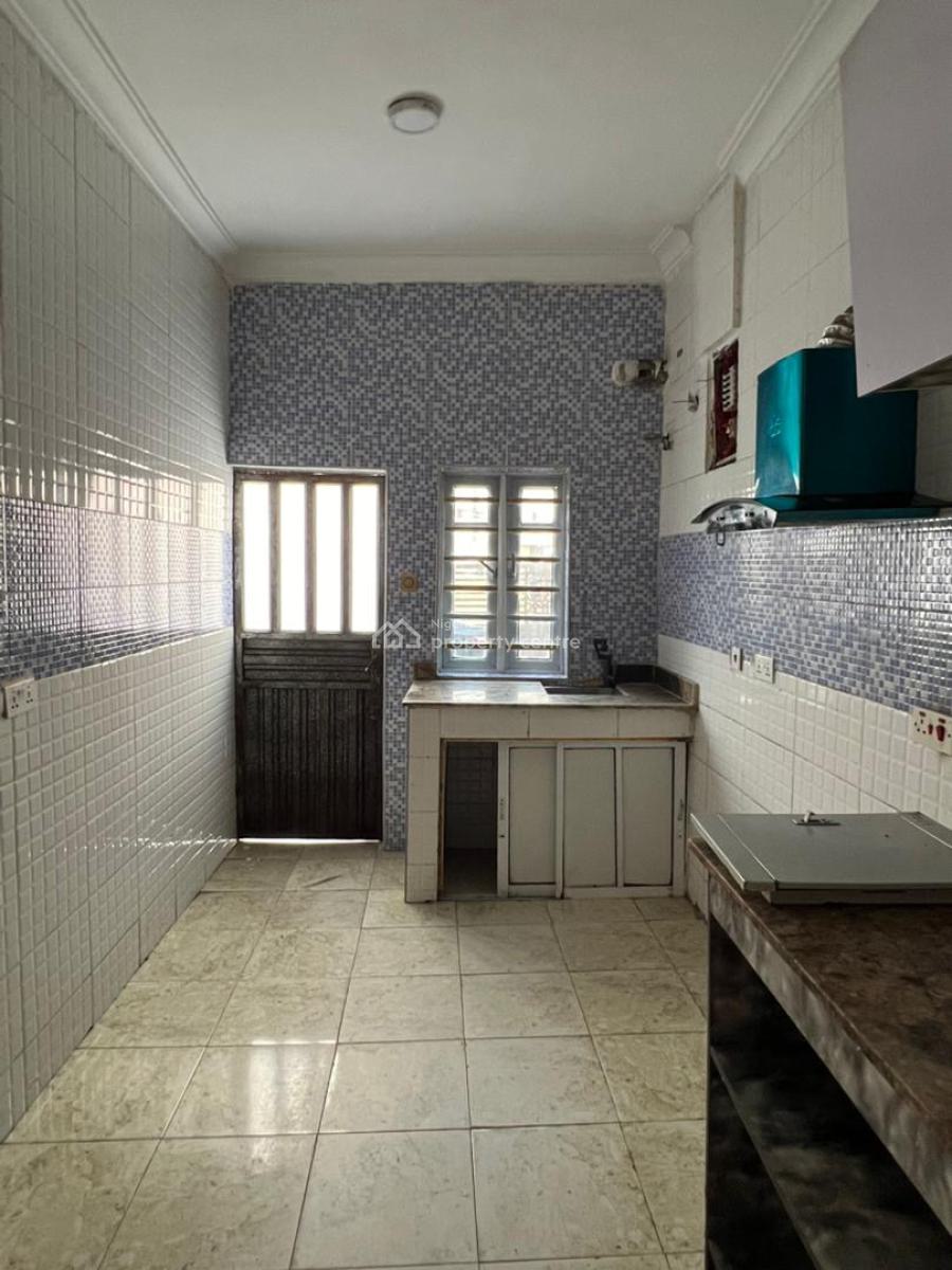 Well Built Standard 3 Bedroom Apartment, New Road, Lekki, Lagos, Flat / Apartment for Rent