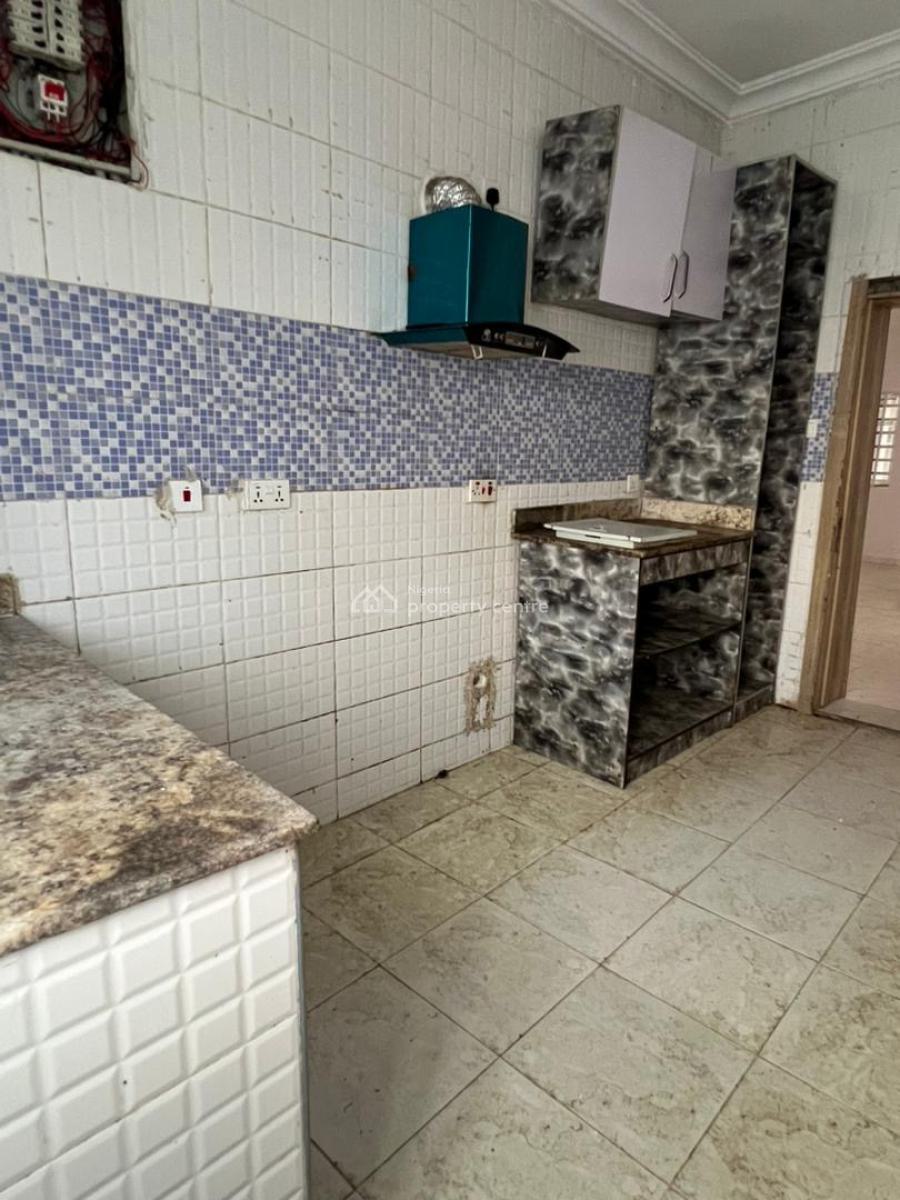 Well Built Standard 3 Bedroom Apartment, New Road, Lekki, Lagos, Flat / Apartment for Rent