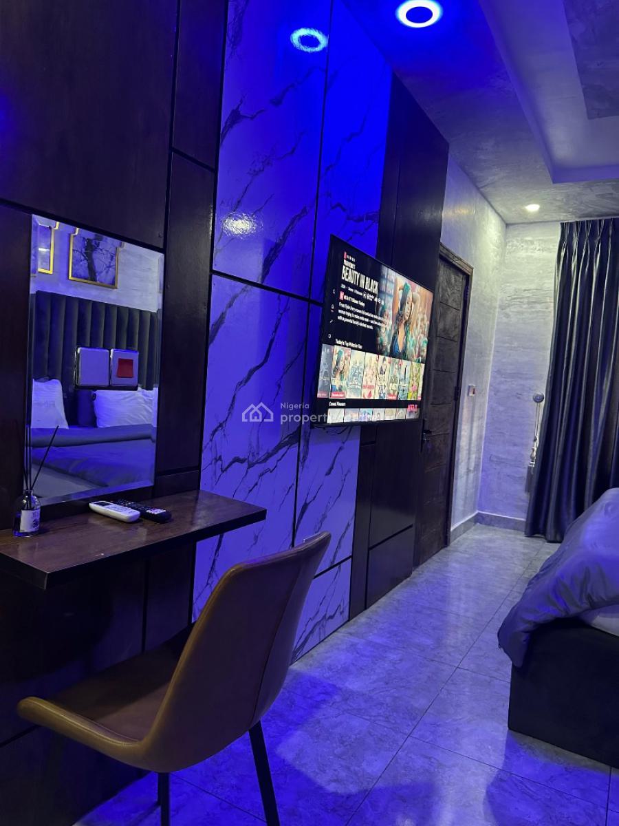 Luxury 1 Bedroom Apartment with Pool, Smart Lock and Elevator, Ikate, Lekki, Lagos, Flat / Apartment Short Let