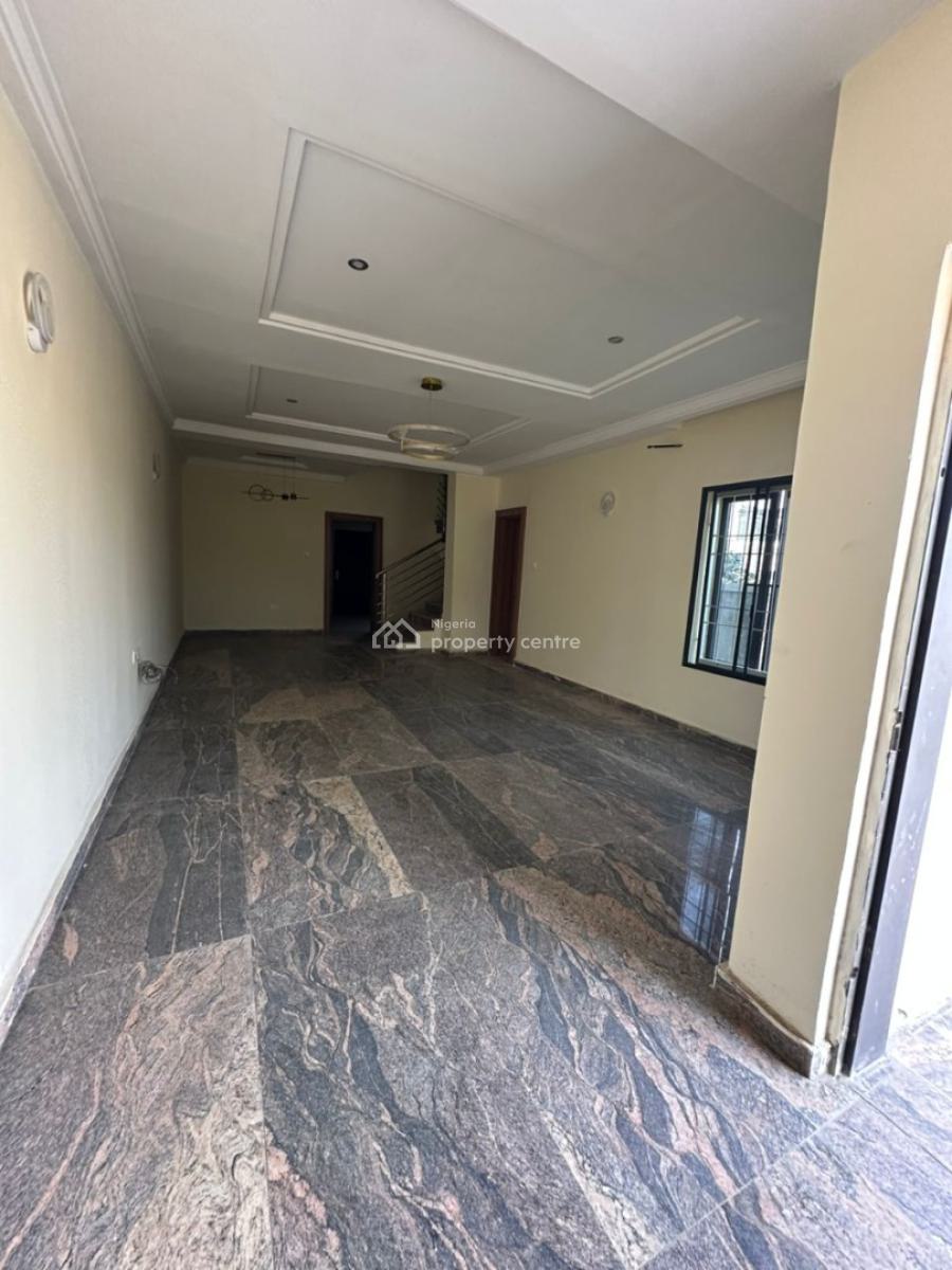 5 Bedrooms Terrace Duplex, Tarred Road, Guzape District, Abuja, Terraced Duplex for Rent