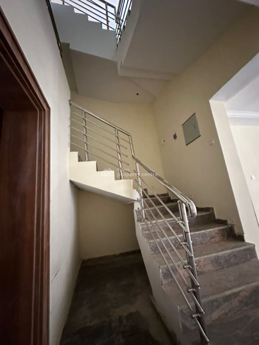 5 Bedrooms Terrace Duplex, Tarred Road, Guzape District, Abuja, Terraced Duplex for Rent