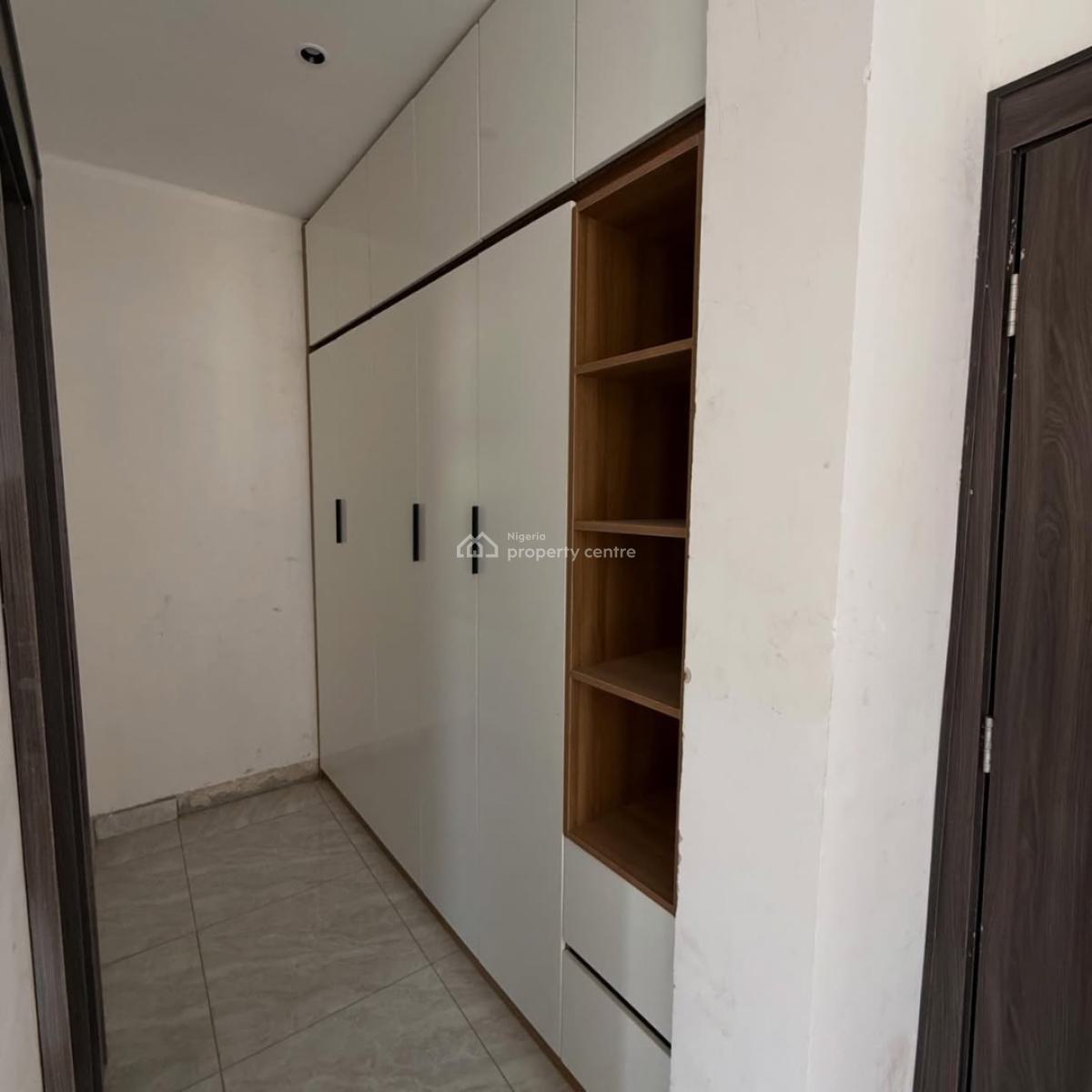 Pristine 4 Bedroom Semi Detached Duplex with 2 Living Room and Bq, Lugbe District, Abuja, Semi-detached Duplex for Sale