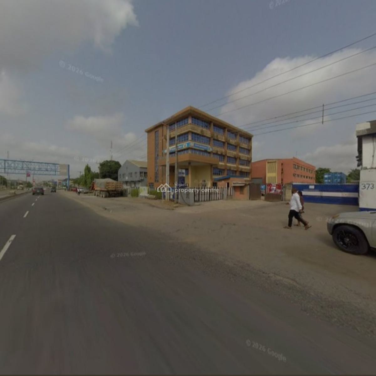 Commercial Plaza Located Within a Bustling District, 371, Agege Motor Road, Challenge, Mushin, Lagos, Plaza / Complex / Mall for Rent