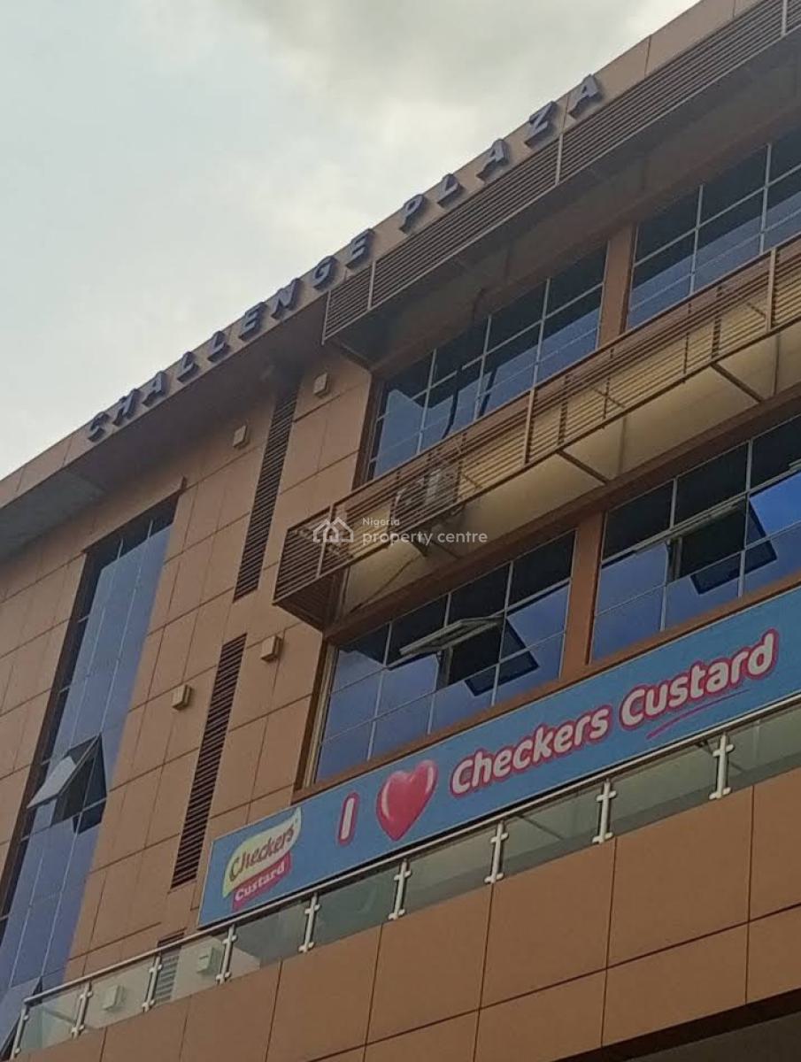 Commercial Plaza Located Within a Bustling District, 371, Agege Motor Road, Challenge, Mushin, Lagos, Plaza / Complex / Mall for Rent