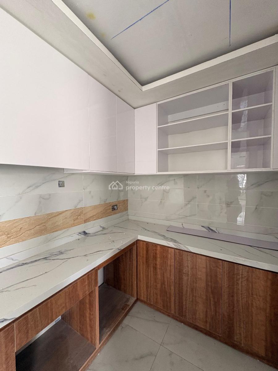 Spacious 2 Bedroom Apartment with Bq, Lekki Phase 1, Lekki Phase 1, Lekki, Lagos, Flat / Apartment for Sale