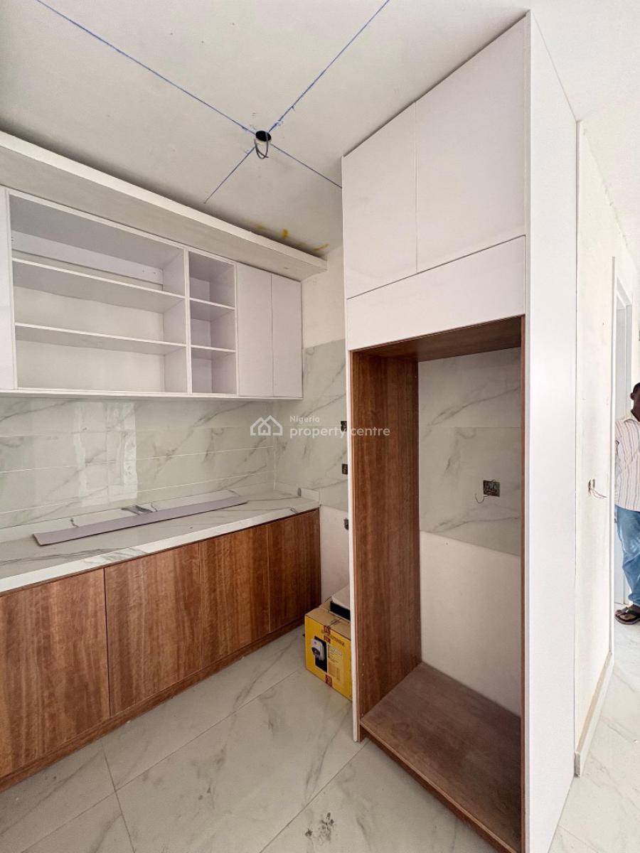 Spacious 2 Bedroom Apartment with Bq, Lekki Phase 1, Lekki Phase 1, Lekki, Lagos, Flat / Apartment for Sale